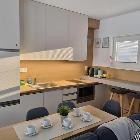 Apartmán Nad Arénou Nmnm *